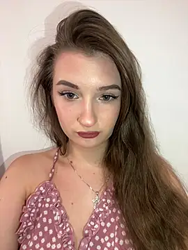 Green eyes lady online show from July 2026 03:03:01 PM