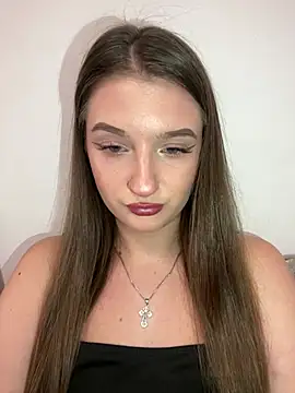 Green eyes lady online show from July 2026 06:20:01 PM