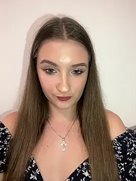 Green eyes lady online show from August 2026 03:54:01 PM