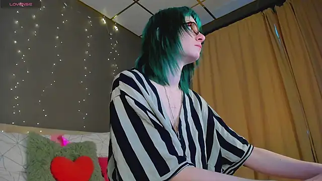 Scarle Whisper online show from April 2026 09:45:02 AM