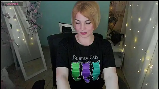 CuttieEmma online show from May 2026 12:54:02 PM