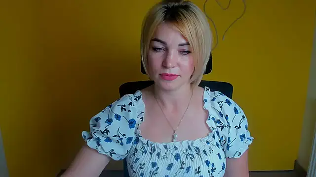 CuttieEmma online show from August 2026 11:37:01 AM