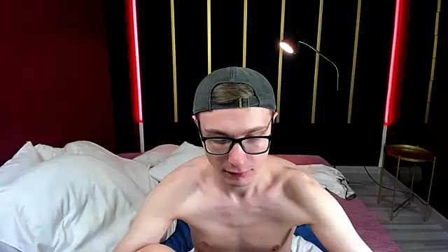 Snapshot of Emmit_Barker chatting on June 2026 05:12:01 AM Emmit Barker online show from June 2026 05:12:01 AM