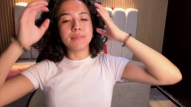 Lynn turner online show from April 2026 12:50:01 PM