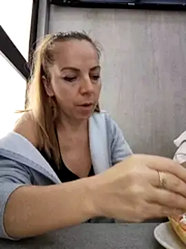 sexyrubyta online show from April 2026 06:28:01 PM