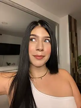 Snapshot of _HannahFox_ chatting on August 2026 02:02:02 AM HannahFox online show from August 2026 02:02:02 AM