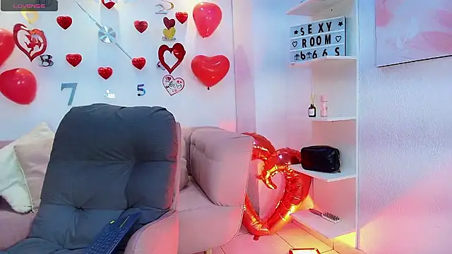 Luna Millers online show from February 2026 12:58:02 PM