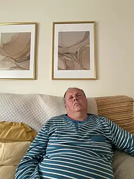 Snapshot of YachtCaptain10 chatting on May 2026 05:53:02 PM YachtCaptain10 online show from May 2026 05:53:02 PM