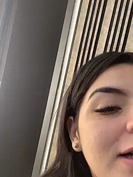 KarelyMitchel online show from April 2026 12:32:01 PM