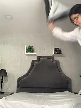 KarelyMitchel online show from April 2026 12:54:02 PM