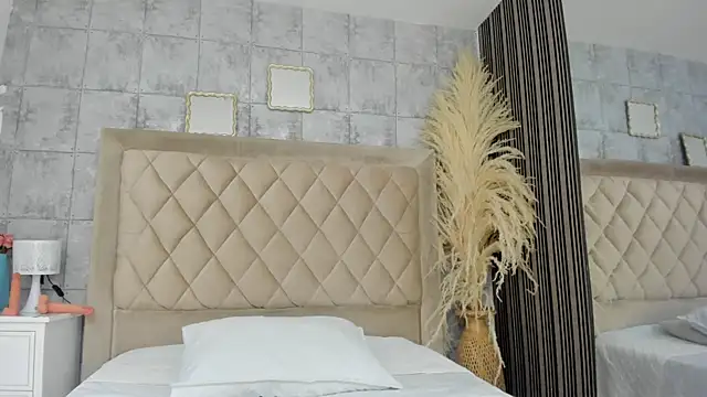 CleoFoxx  online show from April 2026 12:28:01 PM