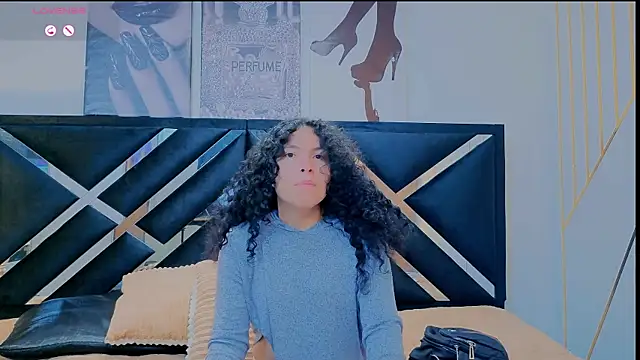 Zoe-yanin online show from April 2026 06:53:02 PM