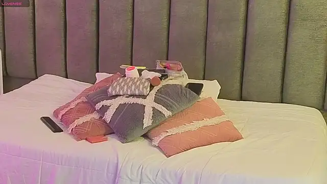 SofiaCortes4 online show from April 2026 11:34:01 AM