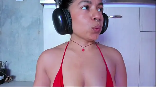 chiarafustox online show from August 2026 02:15:02 PM