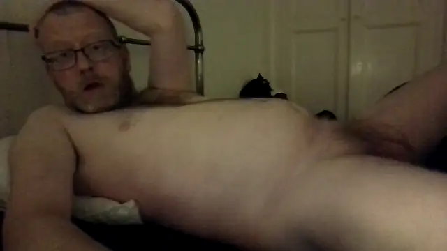 Snapshot of UnshodSixties chatting on April 2026 11:51:01 PM UnshodSixties online show from April 2026 11:51:01 PM