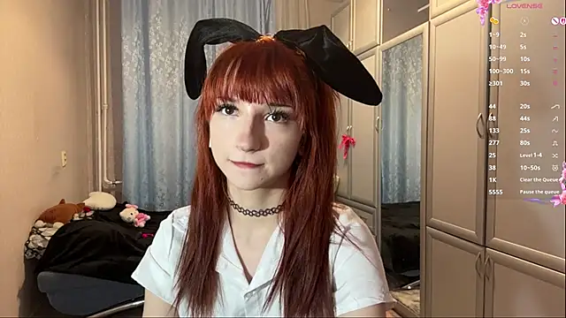 UrBabeLuna online show from April 2026 04:05:02 PM