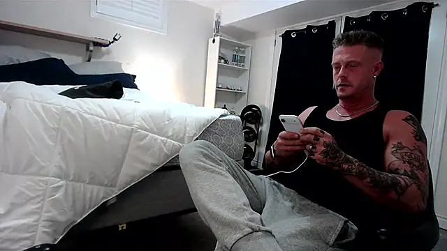 HotnCole online show from April 2026 03:04:02 AM