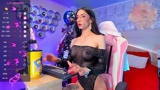 Snapshot of kylliefox_ chatting on January 2025 01:52:02 PM kylliefox online show from January 2025 01:52:02 PM