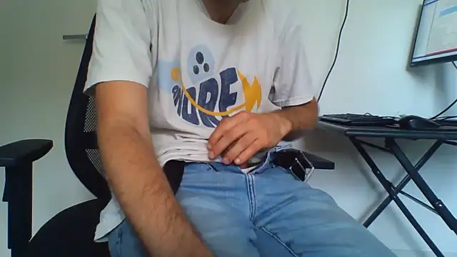 Snapshot of andre_italy chatting on May 2026 03:41:01 PM andre italy online show from May 2026 03:41:01 PM