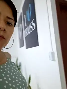 dulcenena moon online show from January 2026 10:30:02 PM