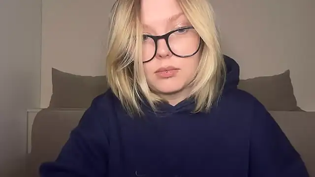 Ophelia Ritz online show from March 2026 10:47:02 PM