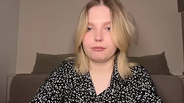 Ophelia Ritz online show from April 2026 11:16:01 PM