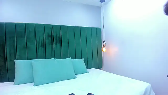 Amber-Horney online show from April 2026 01:34:01 PM