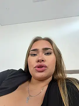 Snapshot of MonicaWestt chatting on July 2026 07:17:02 AM MonicaWestt online show from July 2026 07:17:02 AM