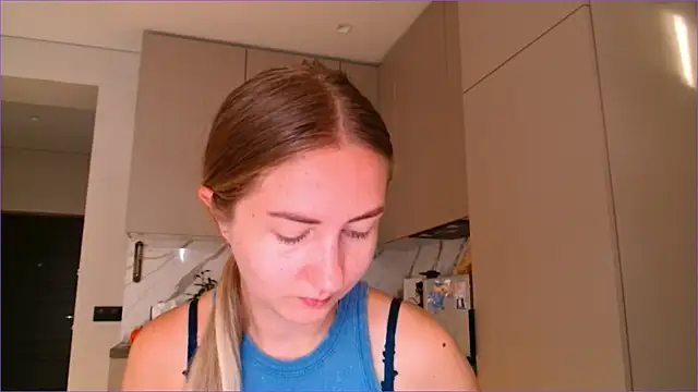 BluueSilk online show from November 2025 06:36:01 AM