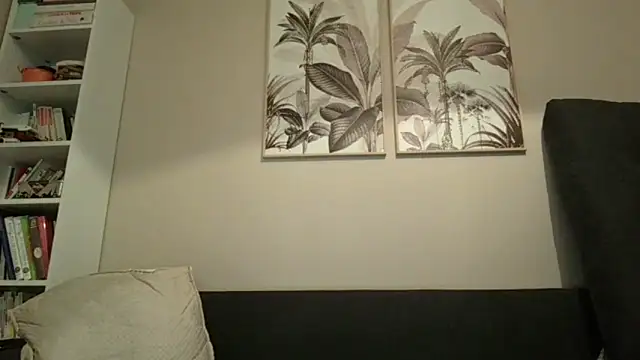 doudou310 online show from February 2026 05:48:02 AM