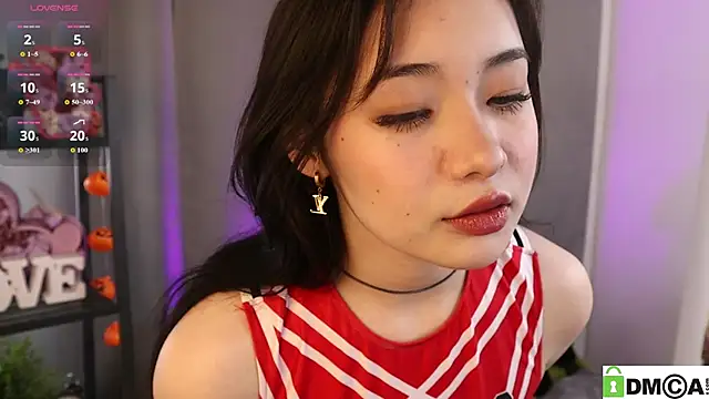 Snapshot of Noiry_Vuvez chatting on April 2026 08:04:02 PM Noiry Vuvez online show from April 2026 08:04:02 PM