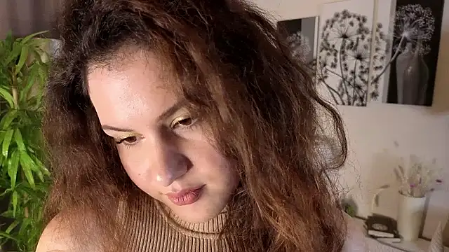 Lili Torin online show from February 2026 01:41:02 PM