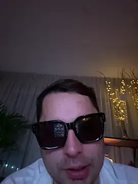 Snapshot of hottogetherNL chatting on April 2026 12:30:01 AM hottogetherNL online show from April 2026 12:30:01 AM