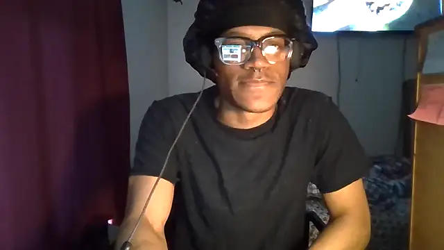 Snapshot of vexahleah chatting on May 2026 08:46:02 PM vexahleah online show from May 2026 08:46:02 PM