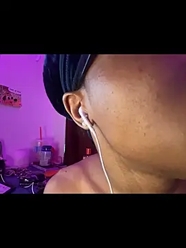 Snapshot of vexahleah chatting on June 2026 02:33:01 PM vexahleah online show from June 2026 02:33:01 PM