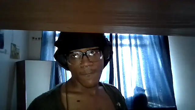 Snapshot of vexahleah chatting on July 2026 03:16:02 PM vexahleah online show from July 2026 03:16:02 PM