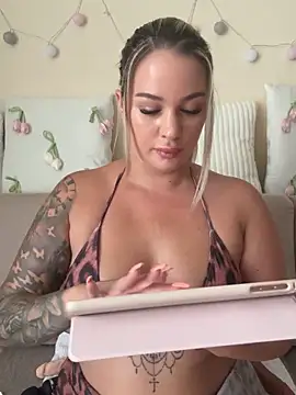 sexybatwomen33 online show from June 2026 12:22:01 PM
