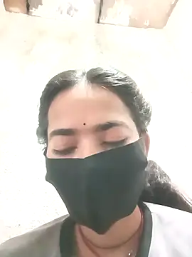 Sunali Bendre online show from February 2026 03:03:02 AM