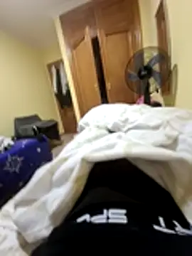 Axel1997dj online show from February 2026 02:33:01 PM