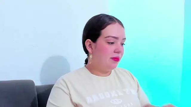 Emely pregnantt online show from February 2026 10:27:01 PM