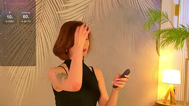 VivanWestwood online show from February 2026 05:13:02 PM