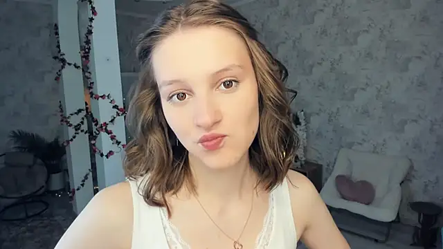 LianneBynon online show from February 2026 08:02:02 AM