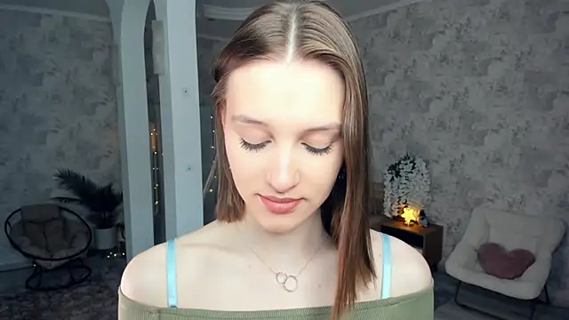 LianneBynon online show from April 2026 08:42:01 AM