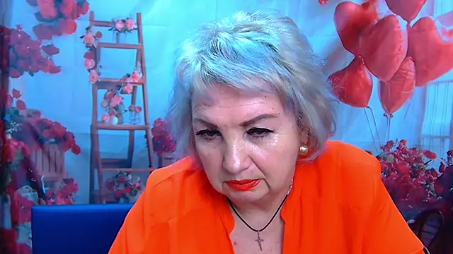 Snapshot of RenataDaster chatting on April 2026 05:10:01 AM RenataDaster online show from April 2026 05:10:01 AM
