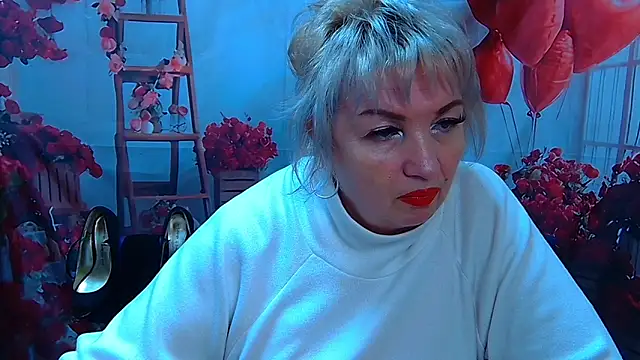 Snapshot of RenataDaster chatting on April 2026 05:01:02 AM RenataDaster online show from April 2026 05:01:02 AM