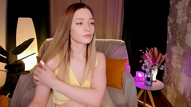 cherrykississ online show from February 2026 08:43:01 AM