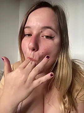 tuzorra99 online show from May 2026 06:15:02 PM