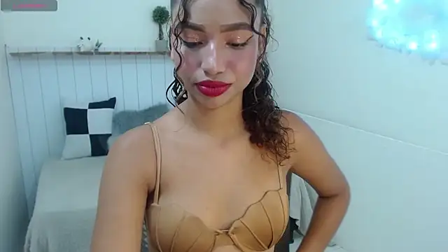 Mona Mistic online show from April 2026 02:17:02 AM