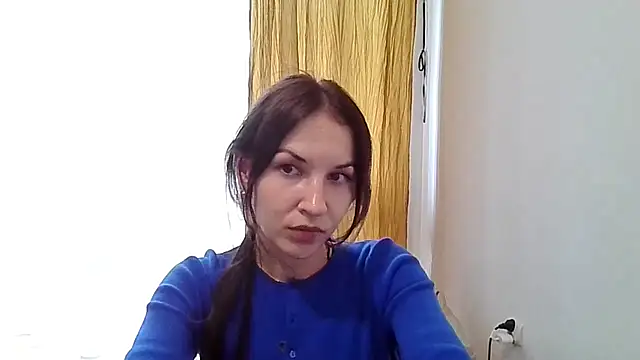 JuliaLovely online show from July 2026 02:13:02 PM