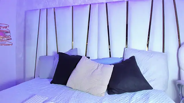 SofiaGlow  online show from February 2026 03:01:01 AM